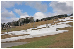 Rückblick zum AHORN Hotel - im Vordergrund ist die Skihang zu sehen